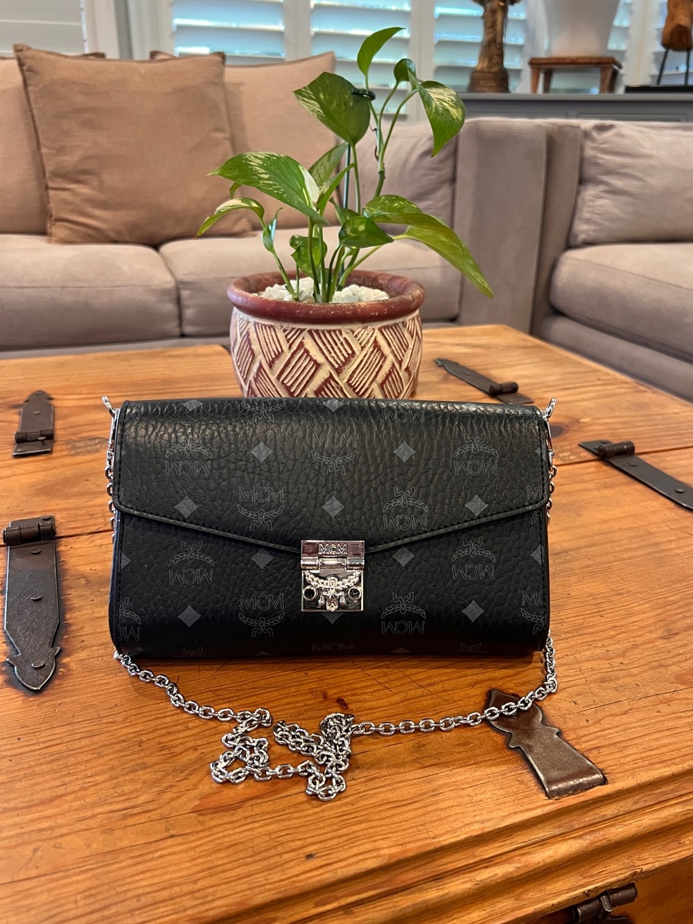 MCM Visetos Large Wallet on Chain w/ dust bag